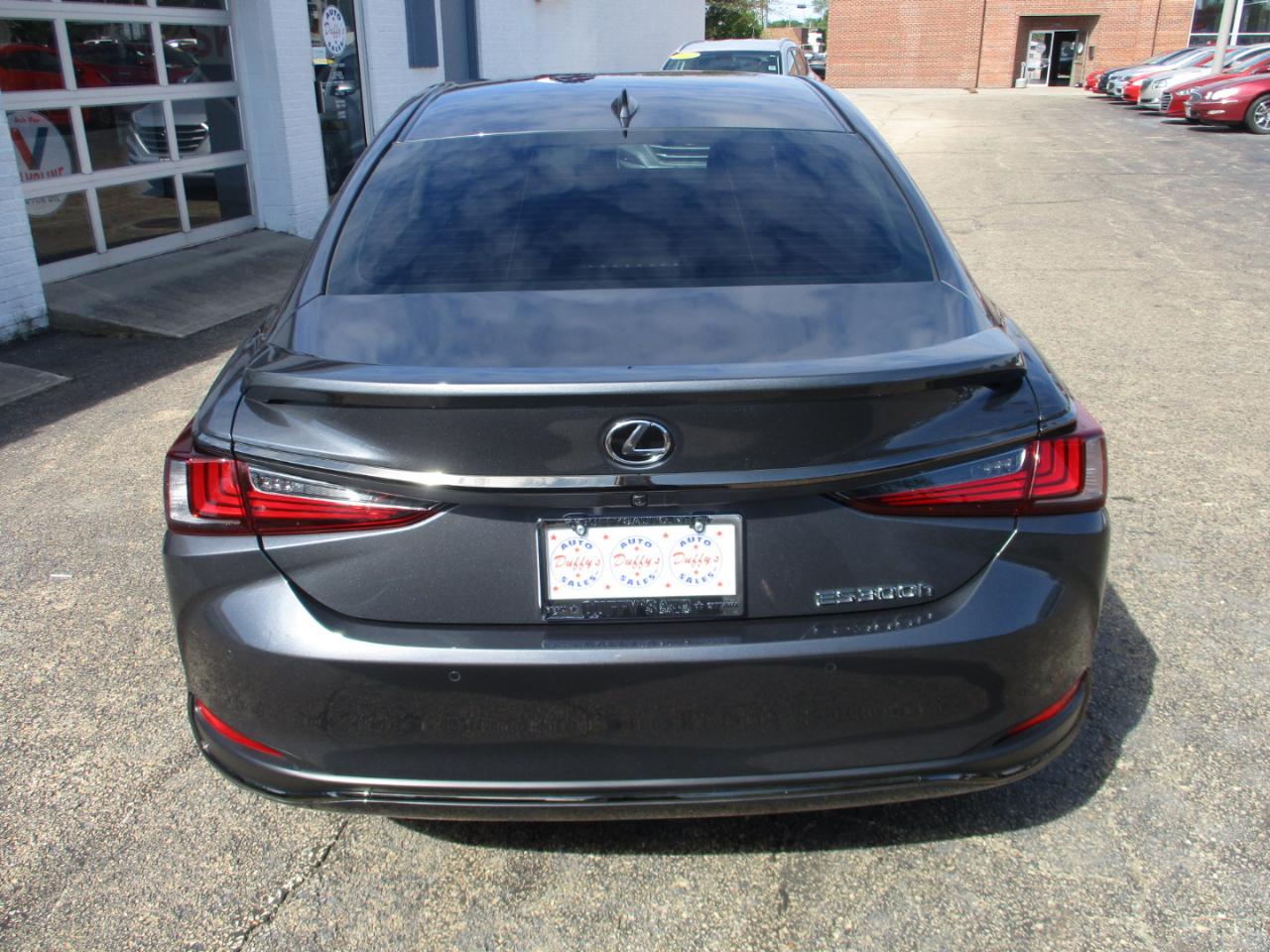 Lexus ES ES 300h F SPORT Design FWD 2025