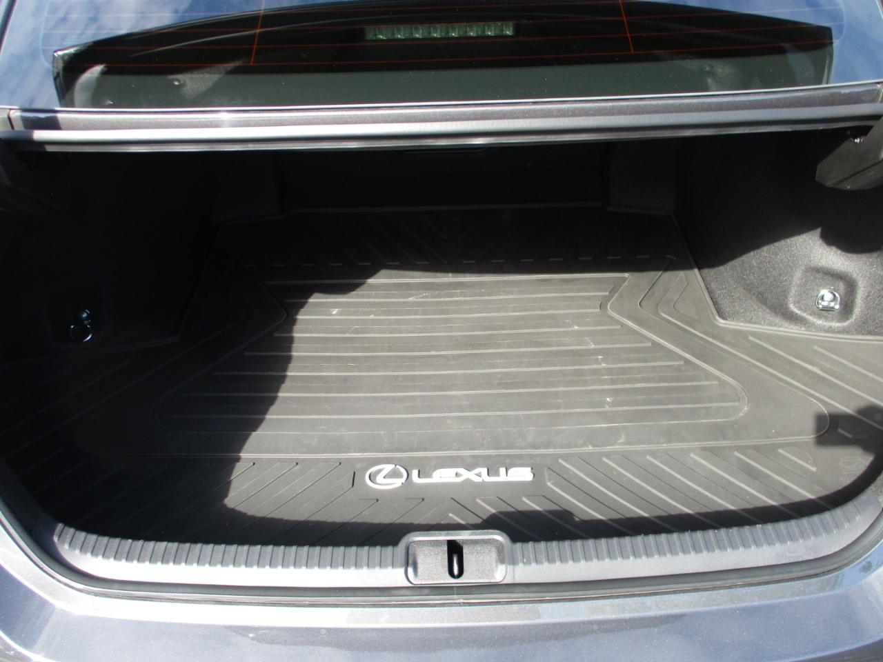 Lexus ES ES 300h F SPORT Design FWD 2025