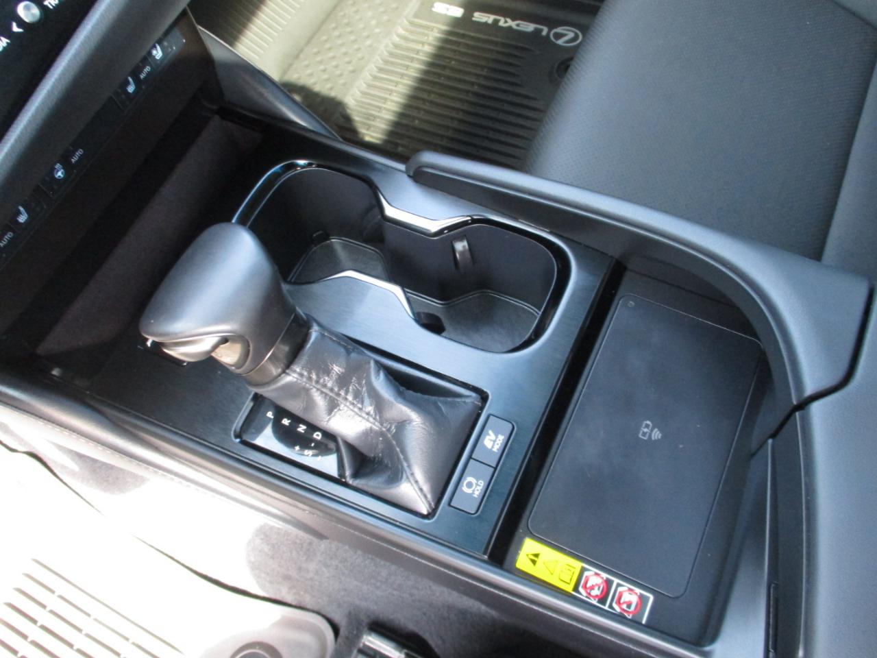 Lexus ES ES 300h F SPORT Design FWD 2025