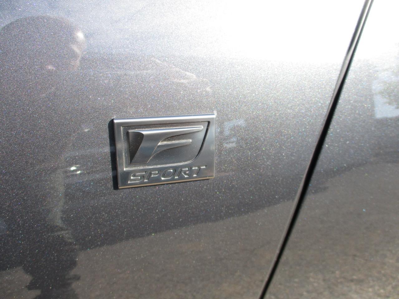 Lexus ES ES 300h F SPORT Design FWD 2025