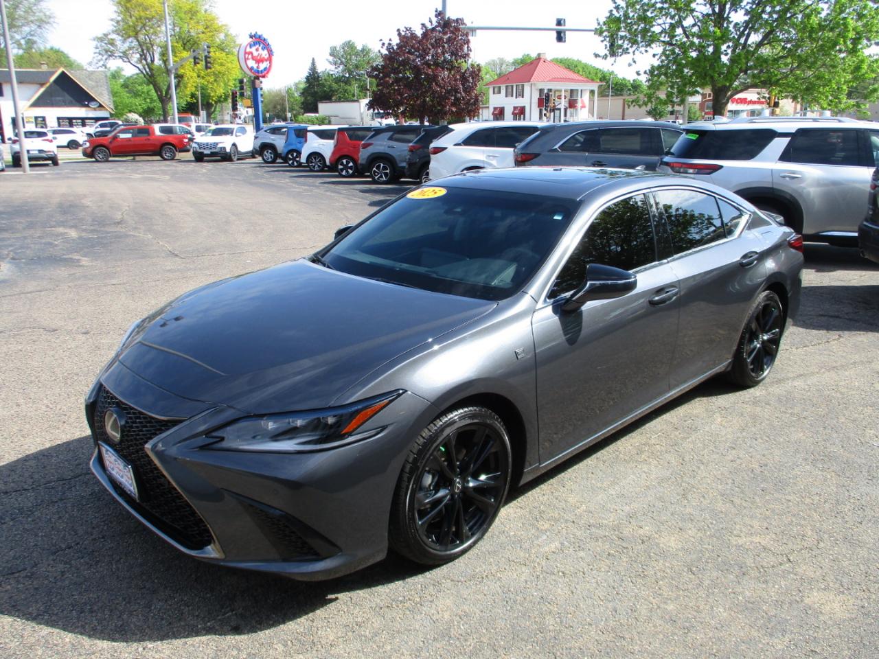 Lexus ES ES 300h F SPORT Design FWD 2025