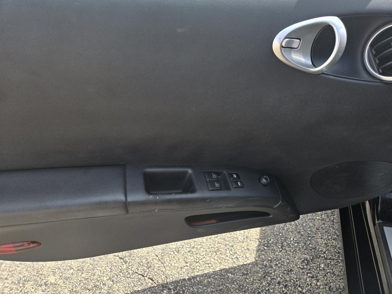 Nissan 350Z 2dr Roadster Touring Auto 2005