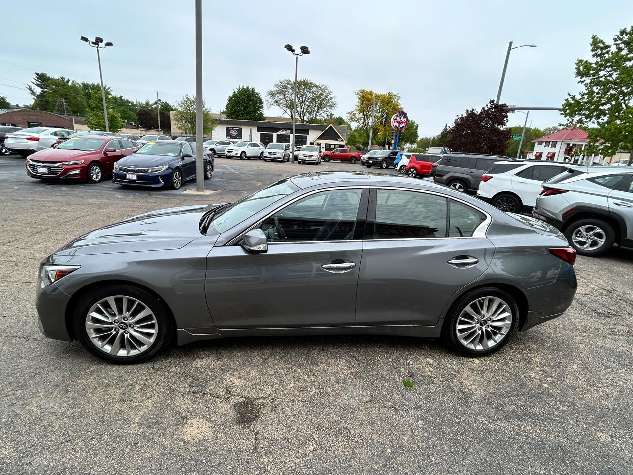 Infiniti Q50 3.0t LUXE AWD 2021