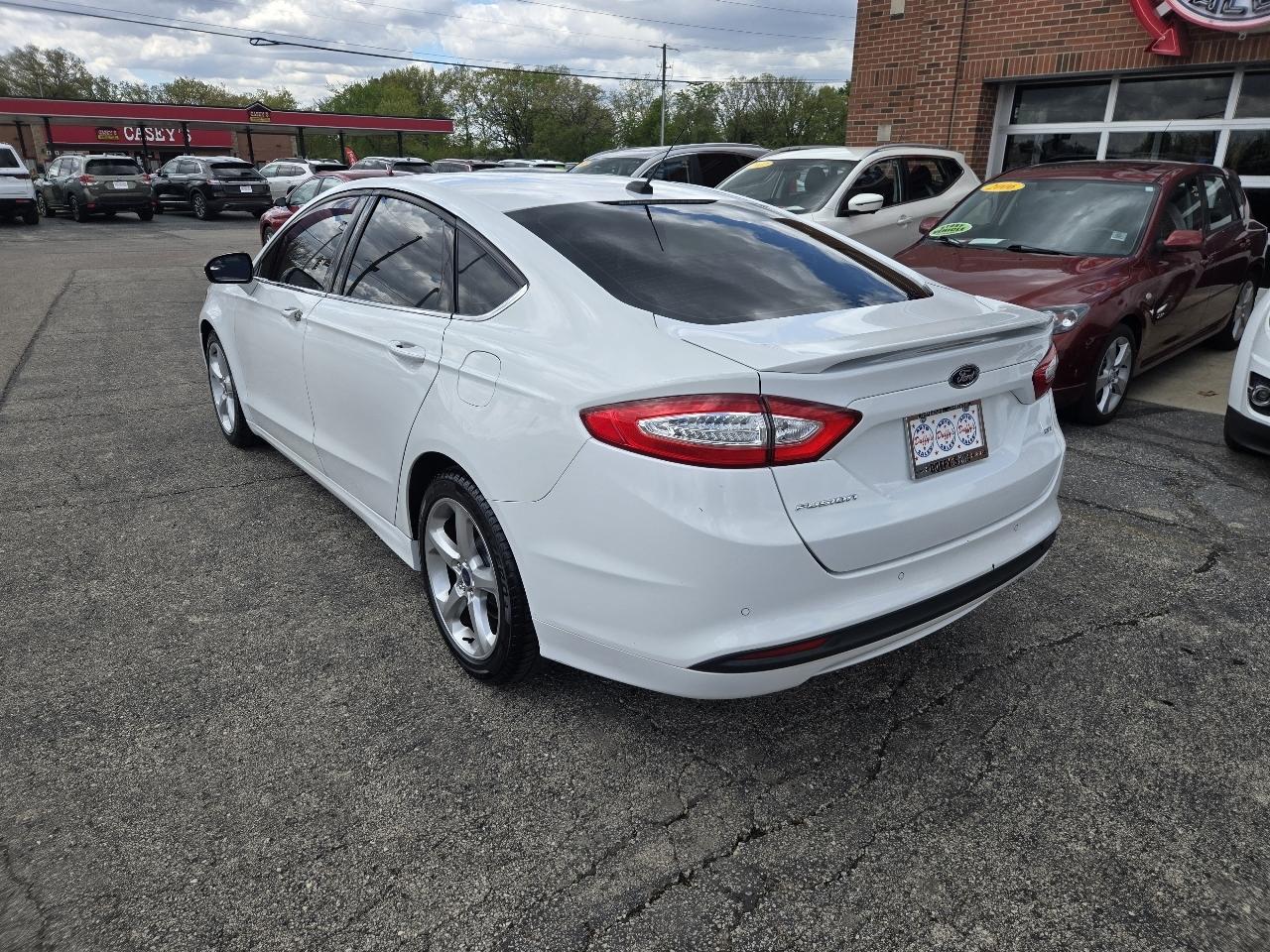 Ford Fusion 4dr Sdn SE FWD 2016