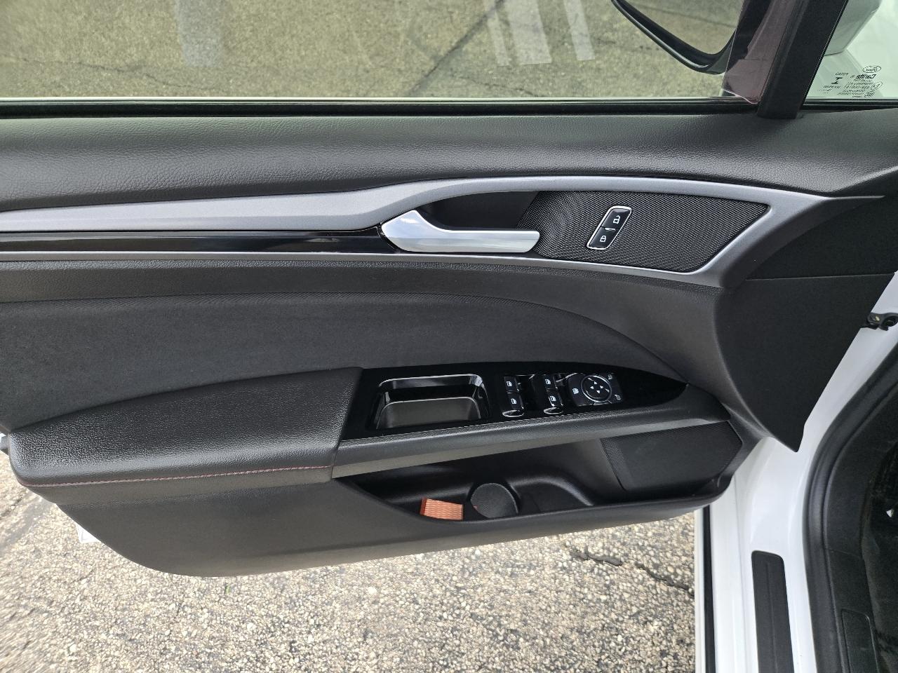 Ford Fusion 4dr Sdn SE FWD 2016