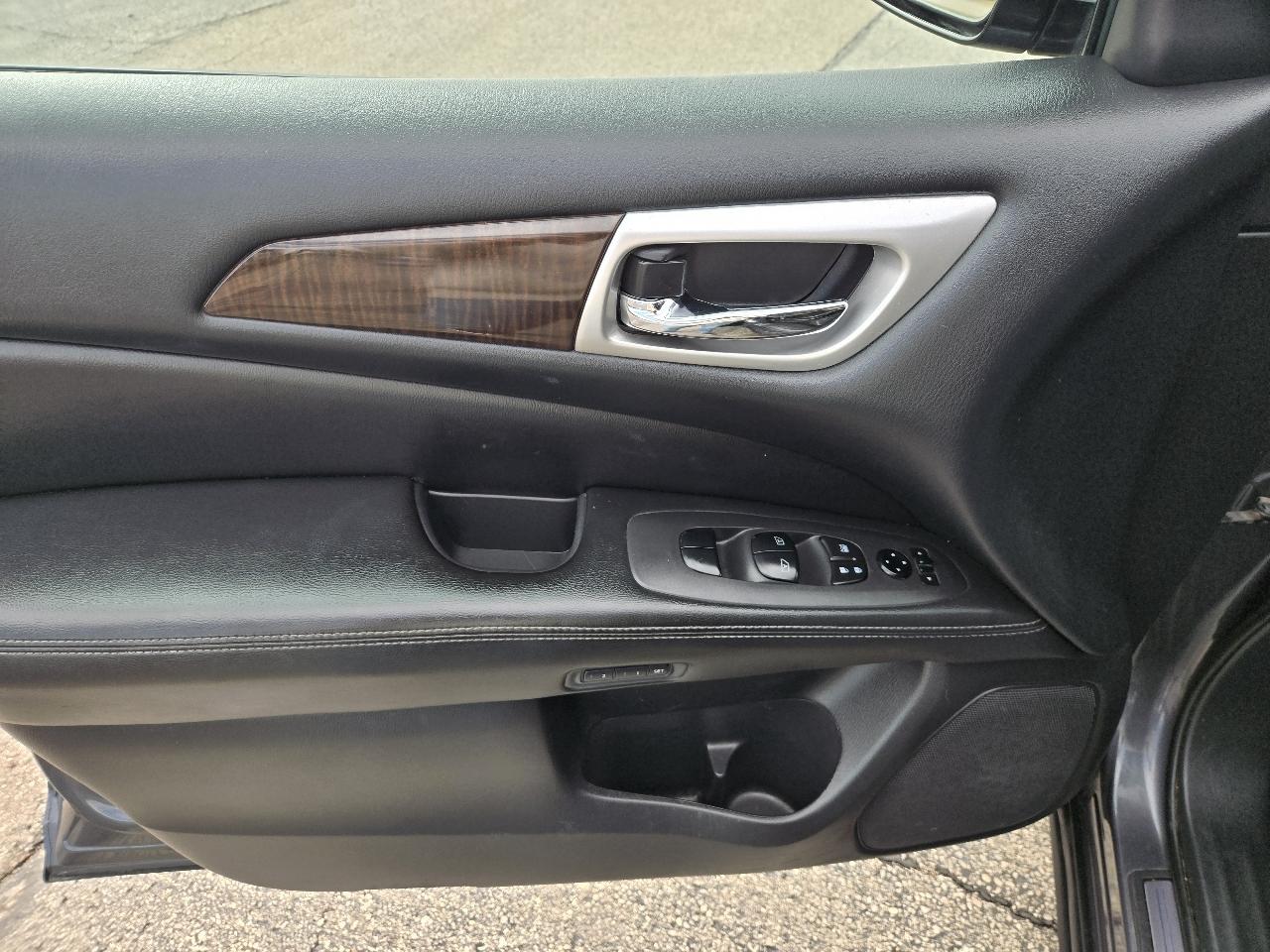 Nissan Pathfinder 4WD 4dr SL 2013