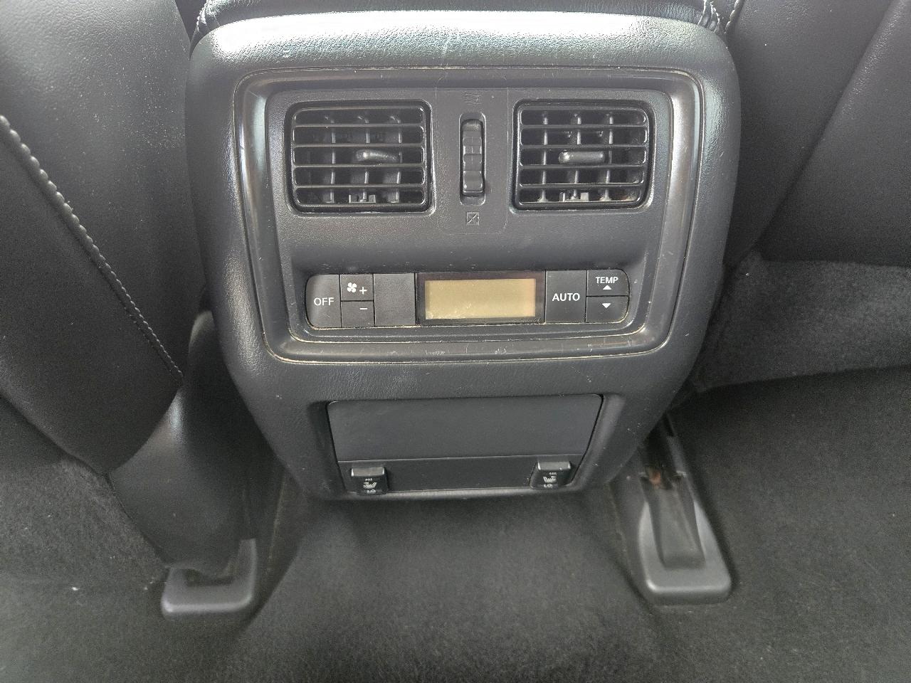 Nissan Pathfinder 4WD 4dr SL 2013