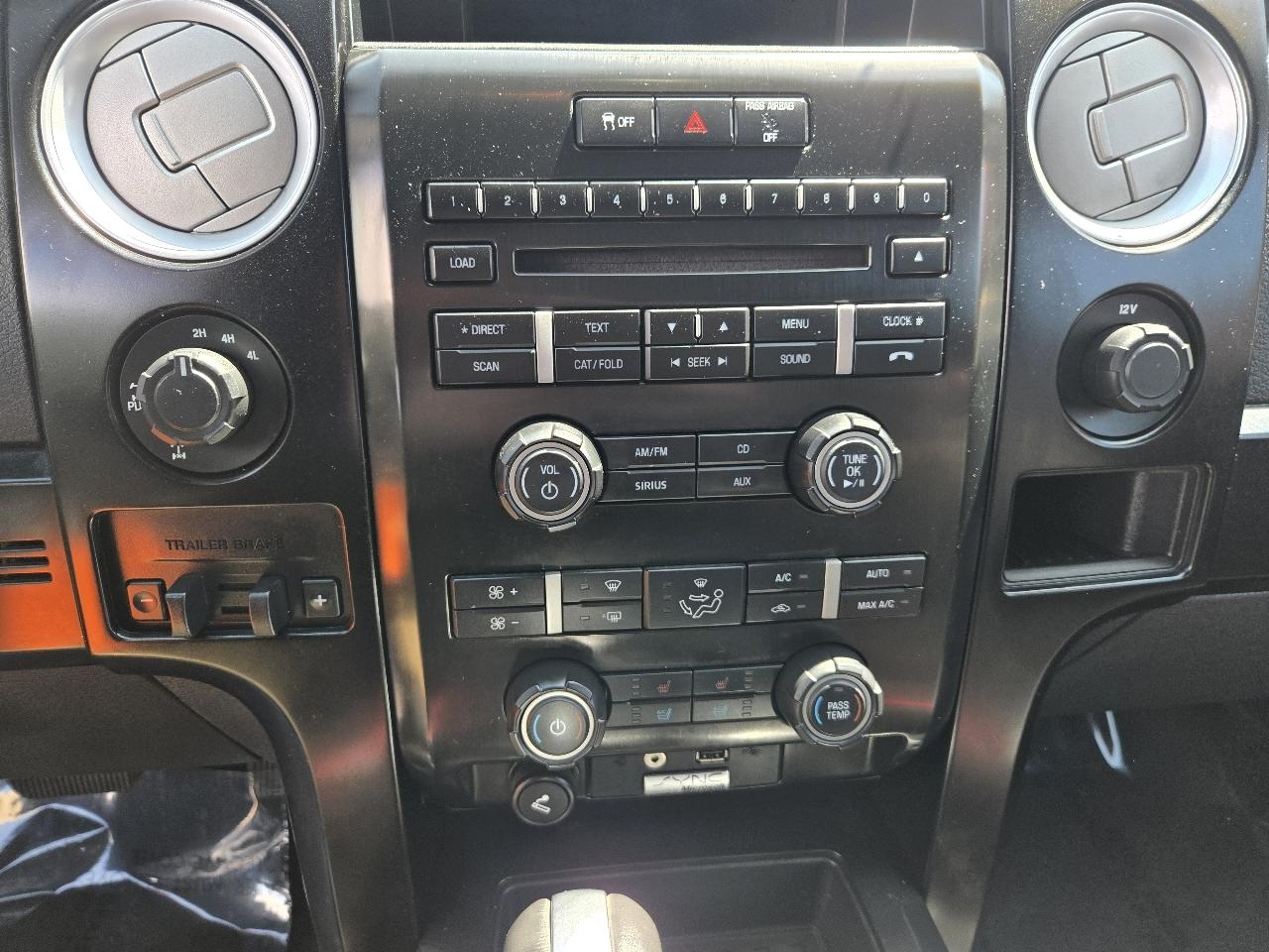 Ford F-150 4WD SuperCrew 145" Platinum 2012