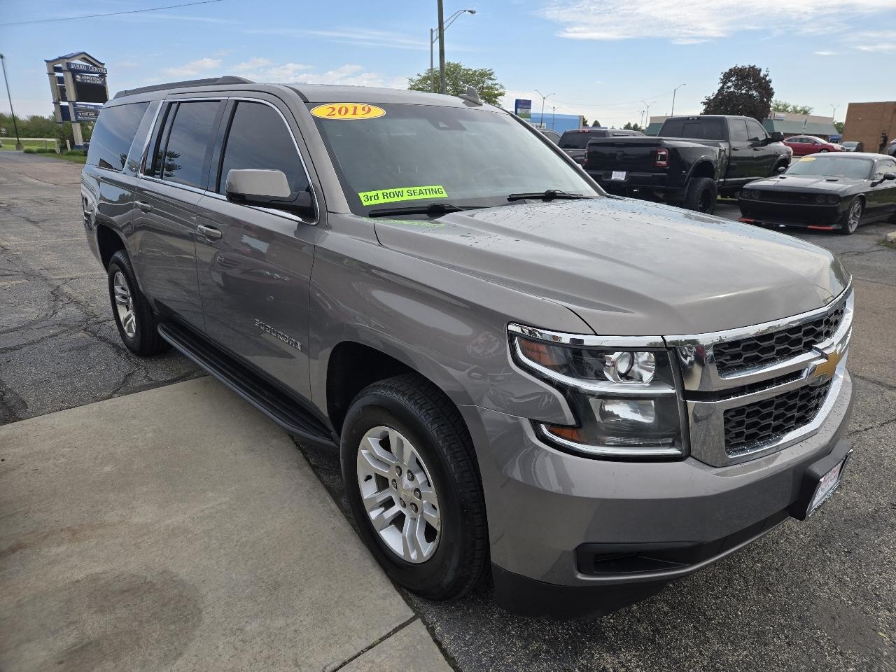 Chevrolet Suburban 4WD 4dr 1500 LT 2019