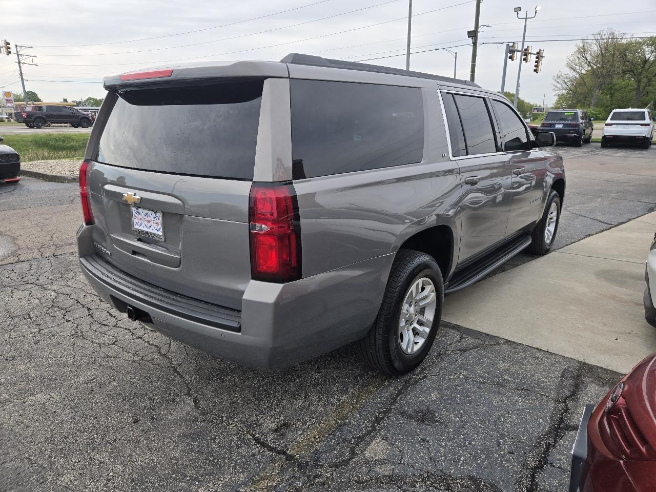 Chevrolet Suburban 4WD 4dr 1500 LT 2019