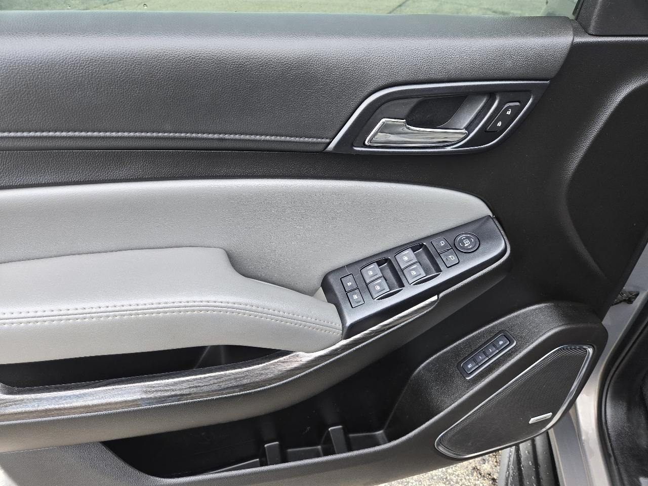 Chevrolet Suburban 4WD 4dr 1500 LT 2019