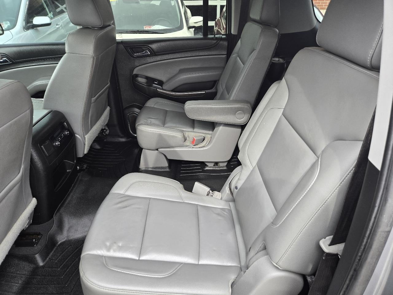 Chevrolet Suburban 4WD 4dr 1500 LT 2019