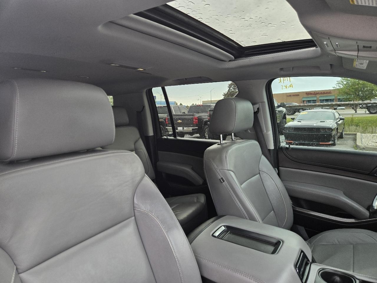 Chevrolet Suburban 4WD 4dr 1500 LT 2019