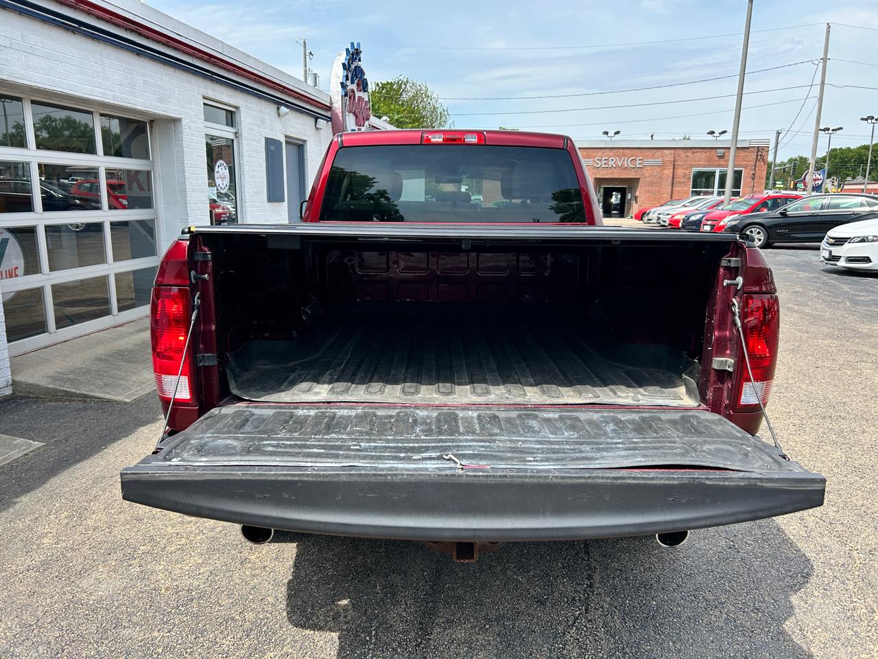 RAM 1500 Express 4x4 Quad Cab 6'4" Box 2017