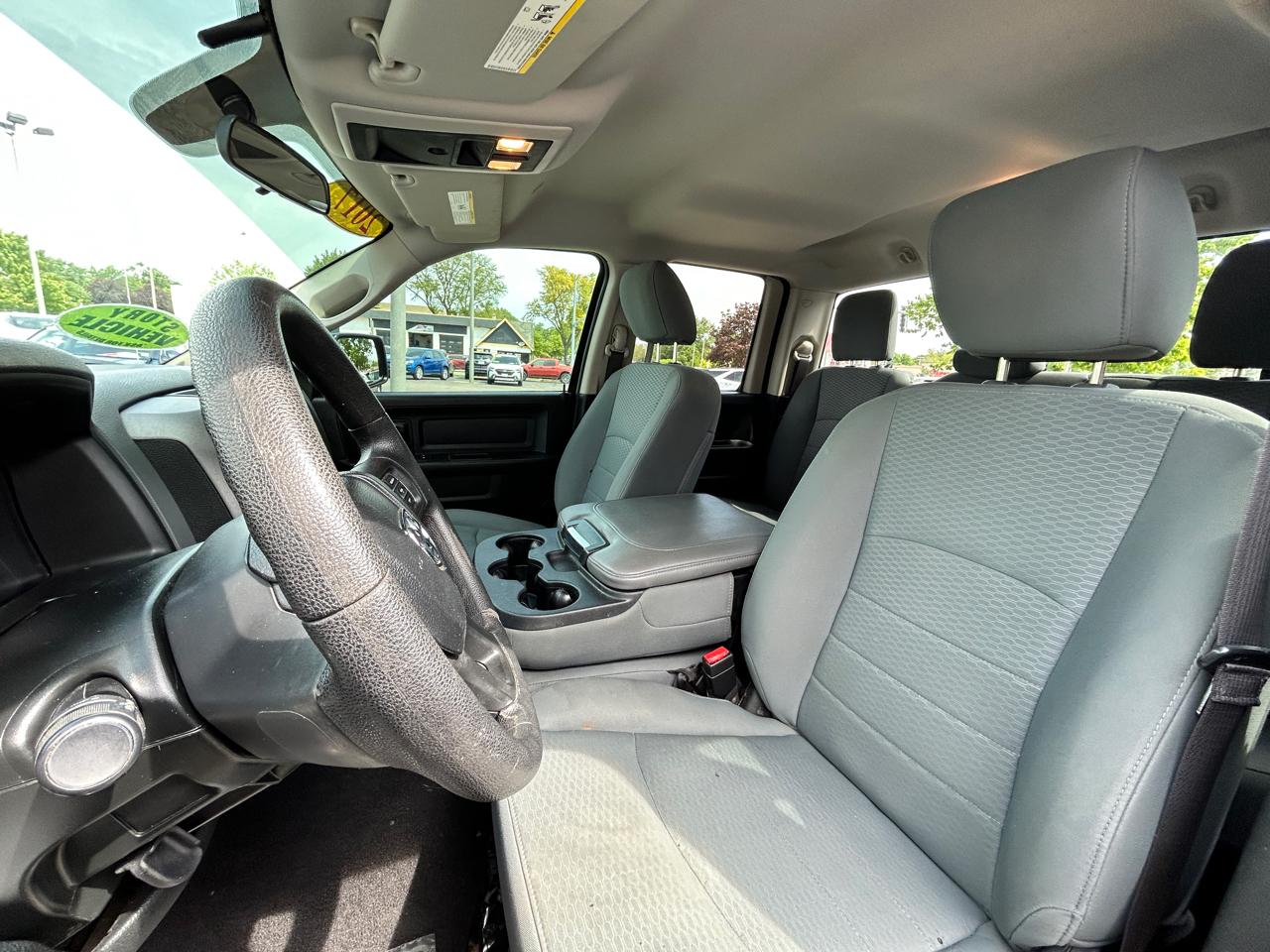 RAM 1500 Express 4x4 Quad Cab 6'4" Box 2017