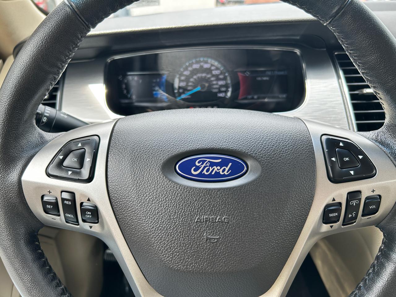 Ford Taurus SEL FWD 2018