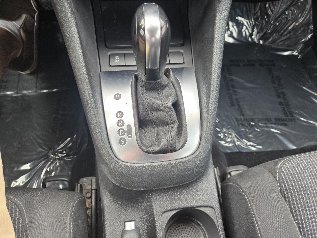 Volkswagen Golf 4dr HB Auto 2012