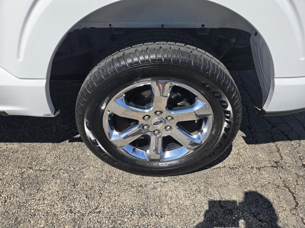 Ford F-150 4WD SuperCrew 139" Lariat 2022