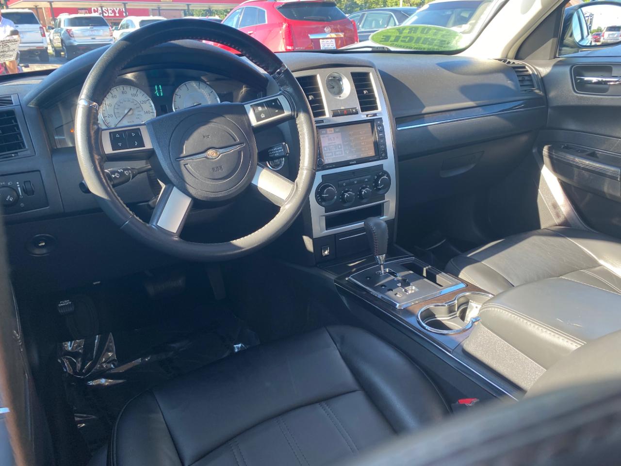 Chrysler 300 4dr Sdn 300S V8 RWD 2010