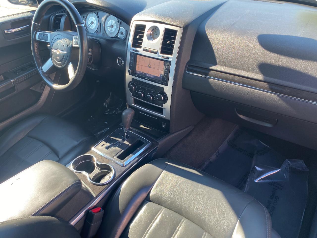 Chrysler 300 4dr Sdn 300S V8 RWD 2010