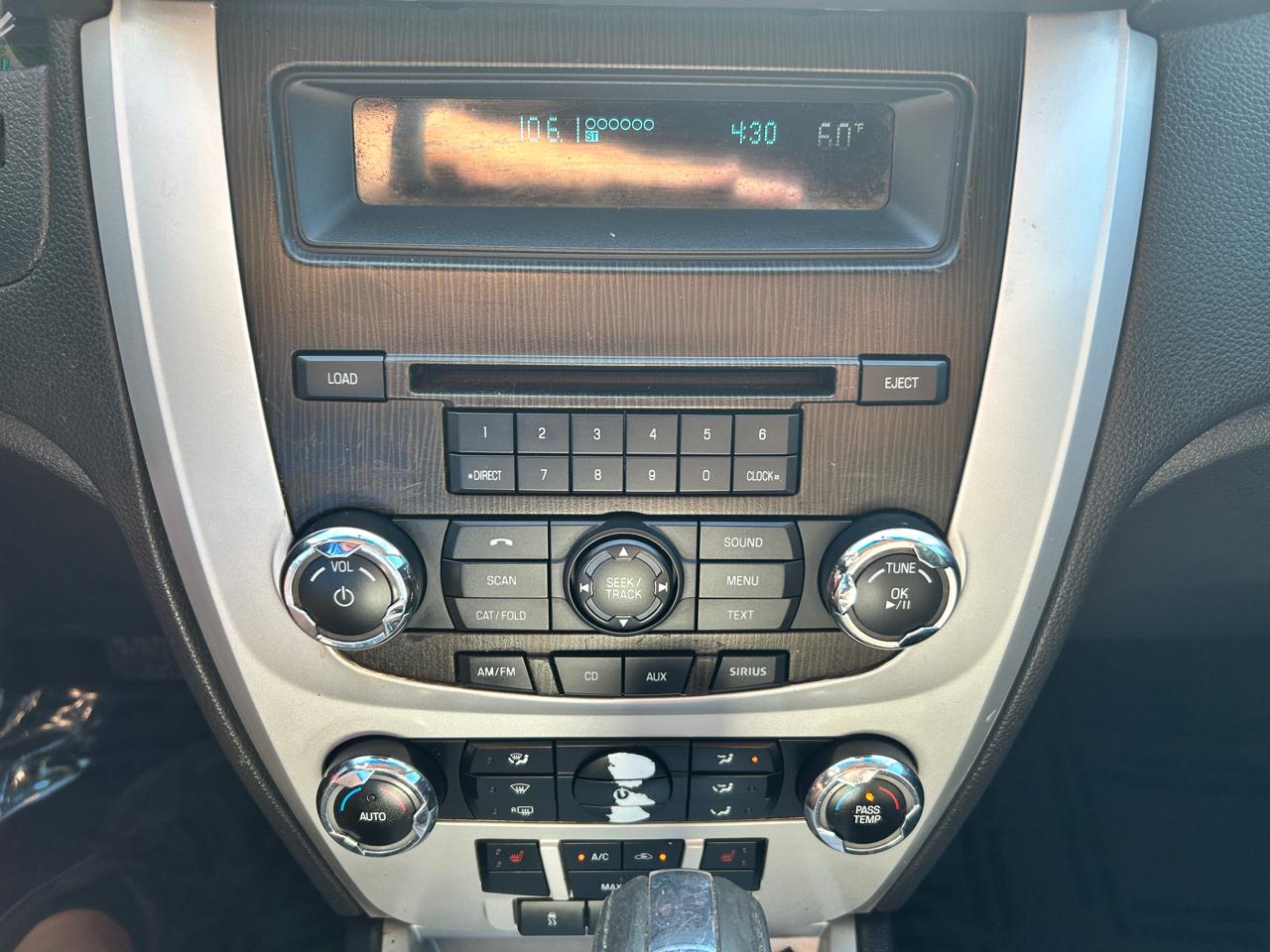 Mercury Milan 4dr Sdn Premier FWD 2010