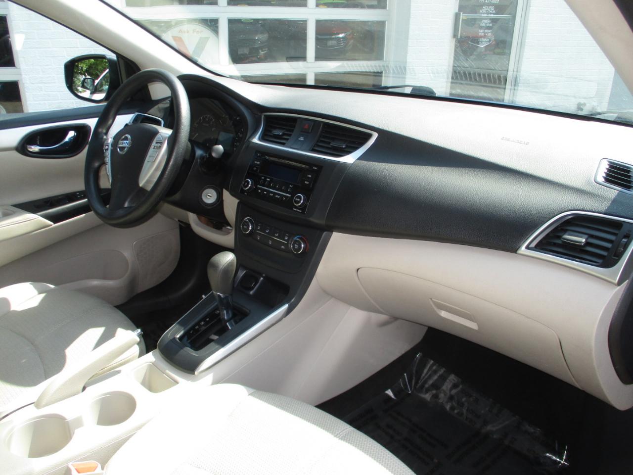 Nissan Sentra 4dr Sdn I4 CVT S 2016