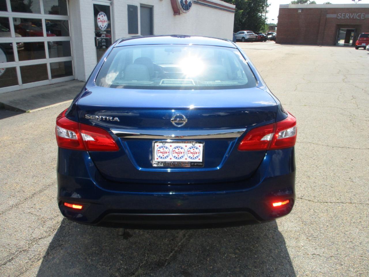 Nissan Sentra 4dr Sdn I4 CVT S 2016