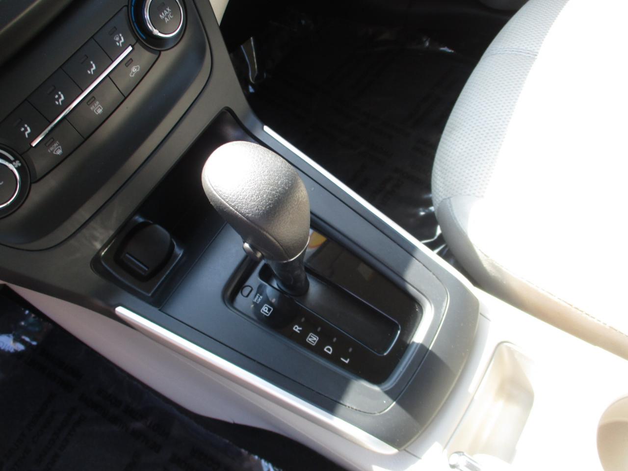 Nissan Sentra 4dr Sdn I4 CVT S 2016