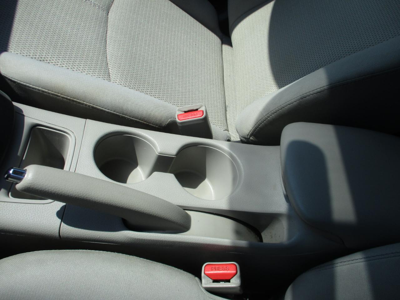 Nissan Sentra 4dr Sdn I4 CVT S 2016