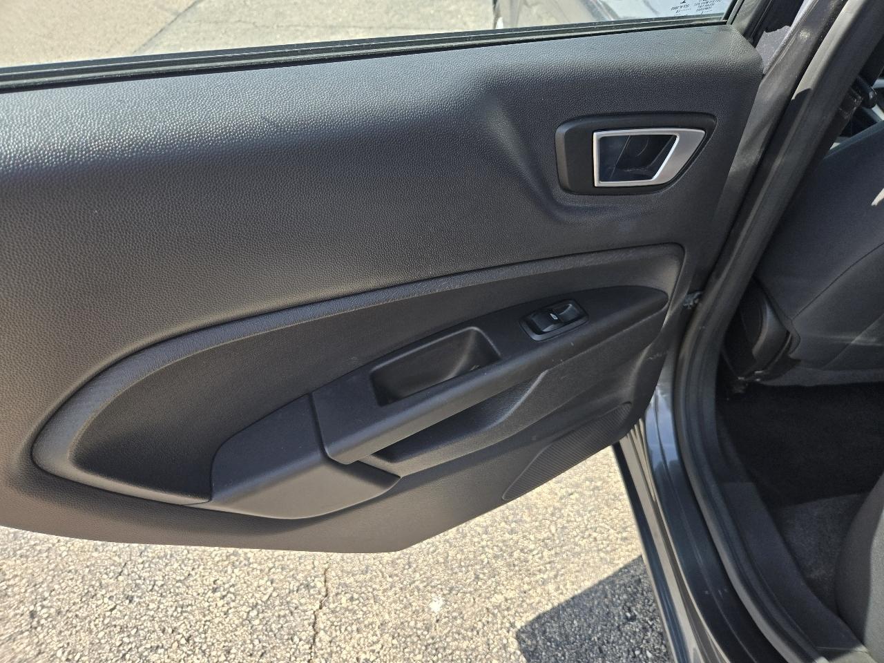 Ford Fiesta 4dr Sdn SE 2016