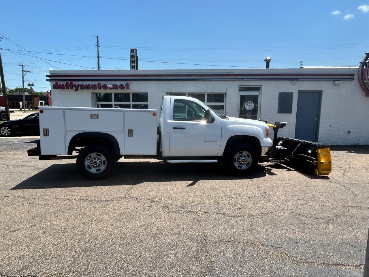 GMC Sierra 2500HD 4WD Reg Cab 133.7" Work Truck 2011