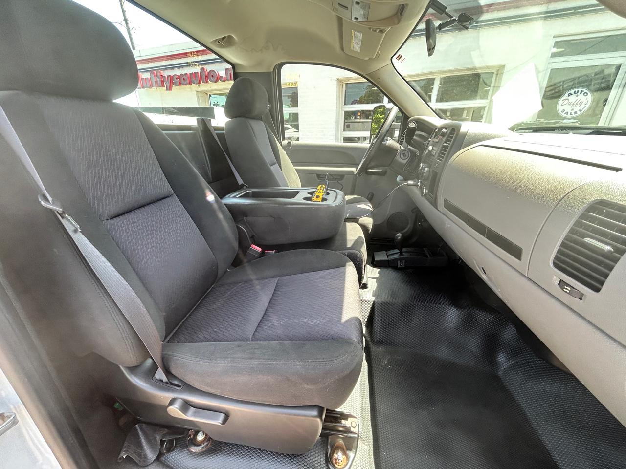 GMC Sierra 2500HD 4WD Reg Cab 133.7" Work Truck 2011