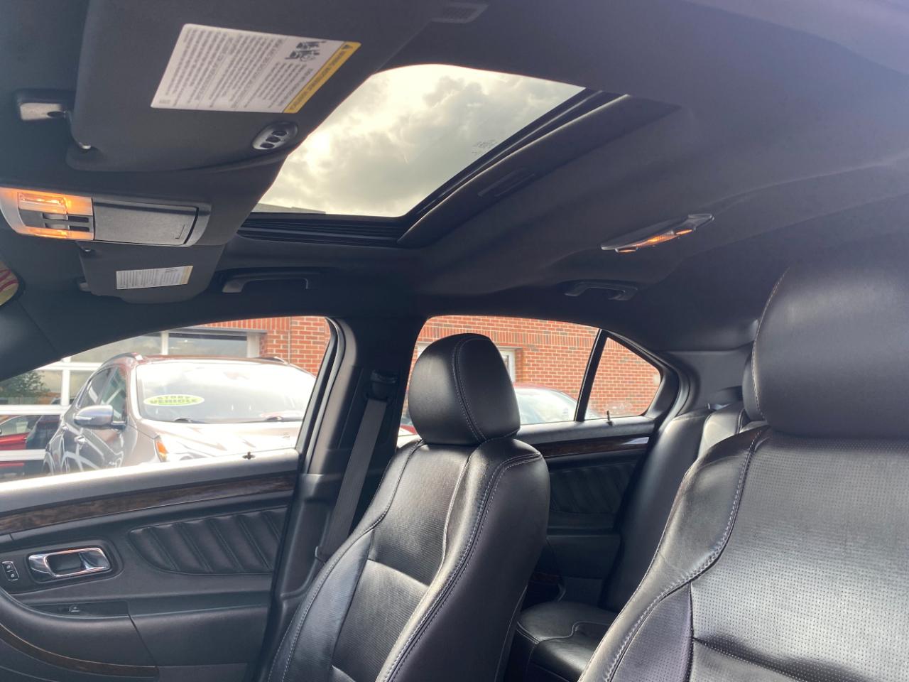 Ford Taurus Limited AWD 2018