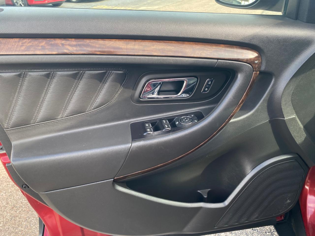 Ford Taurus Limited AWD 2018