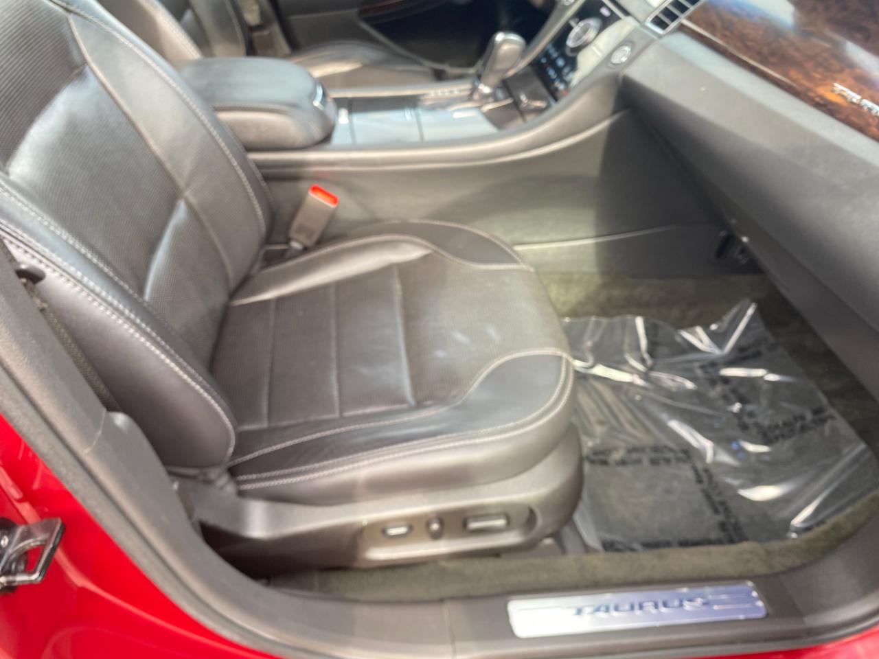 Ford Taurus Limited AWD 2018