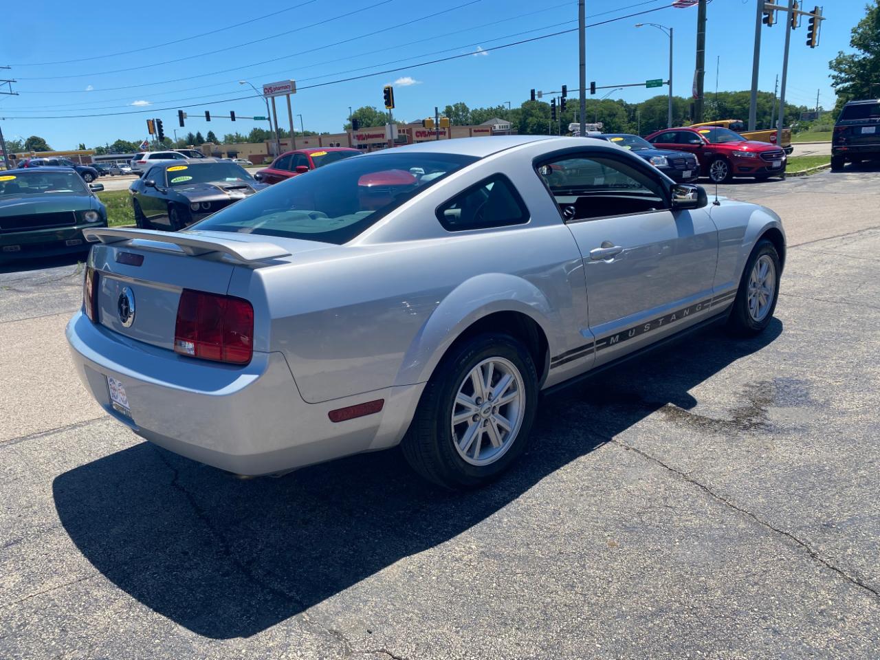 Ford Mustang 2dr Cpe Premium 2005