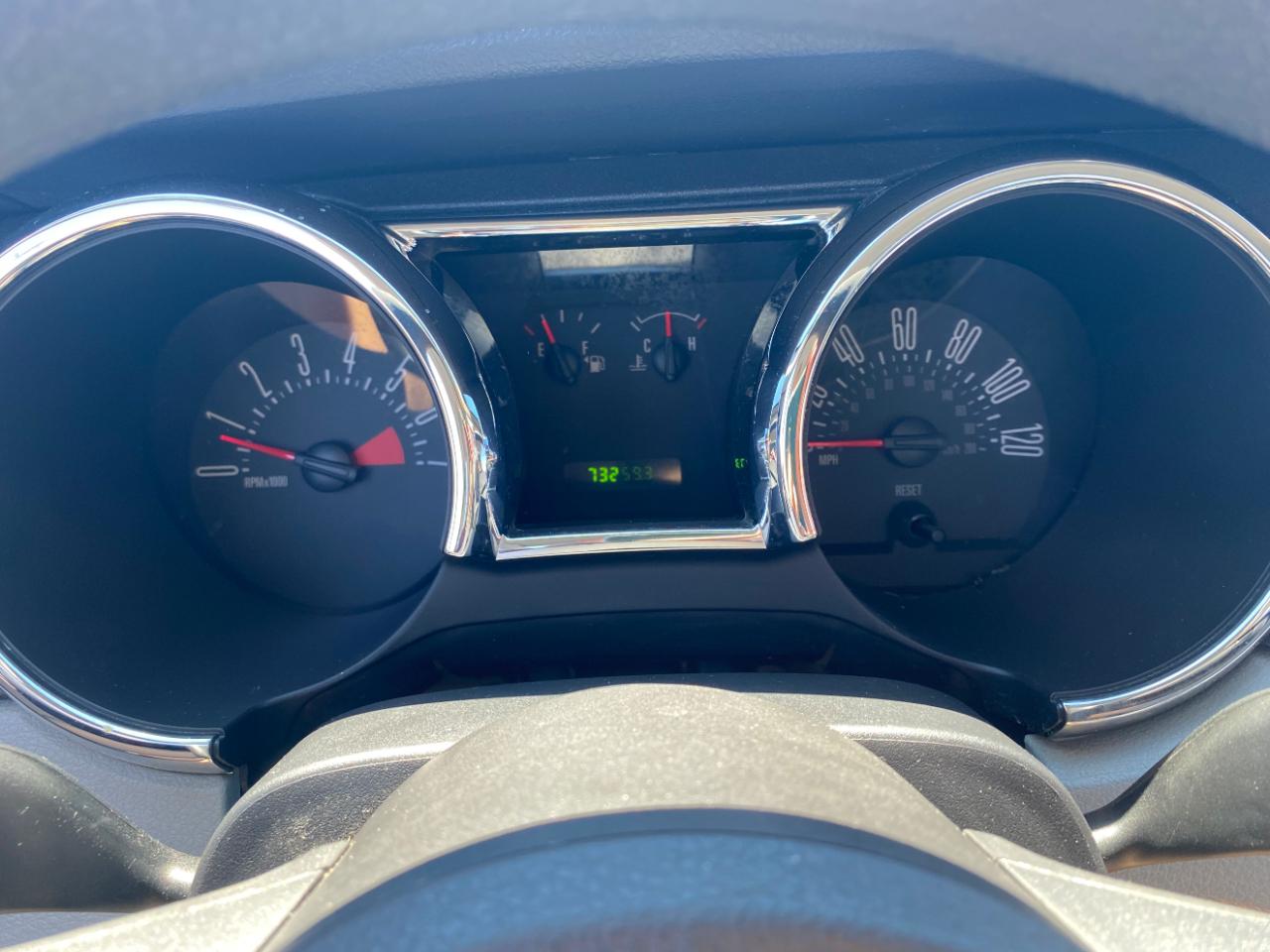 Ford Mustang 2dr Cpe Premium 2005