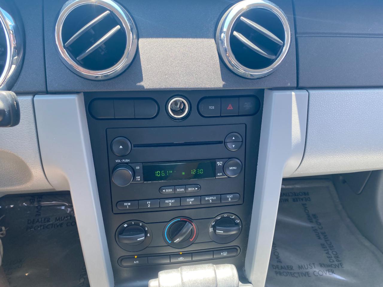 Ford Mustang 2dr Cpe Premium 2005