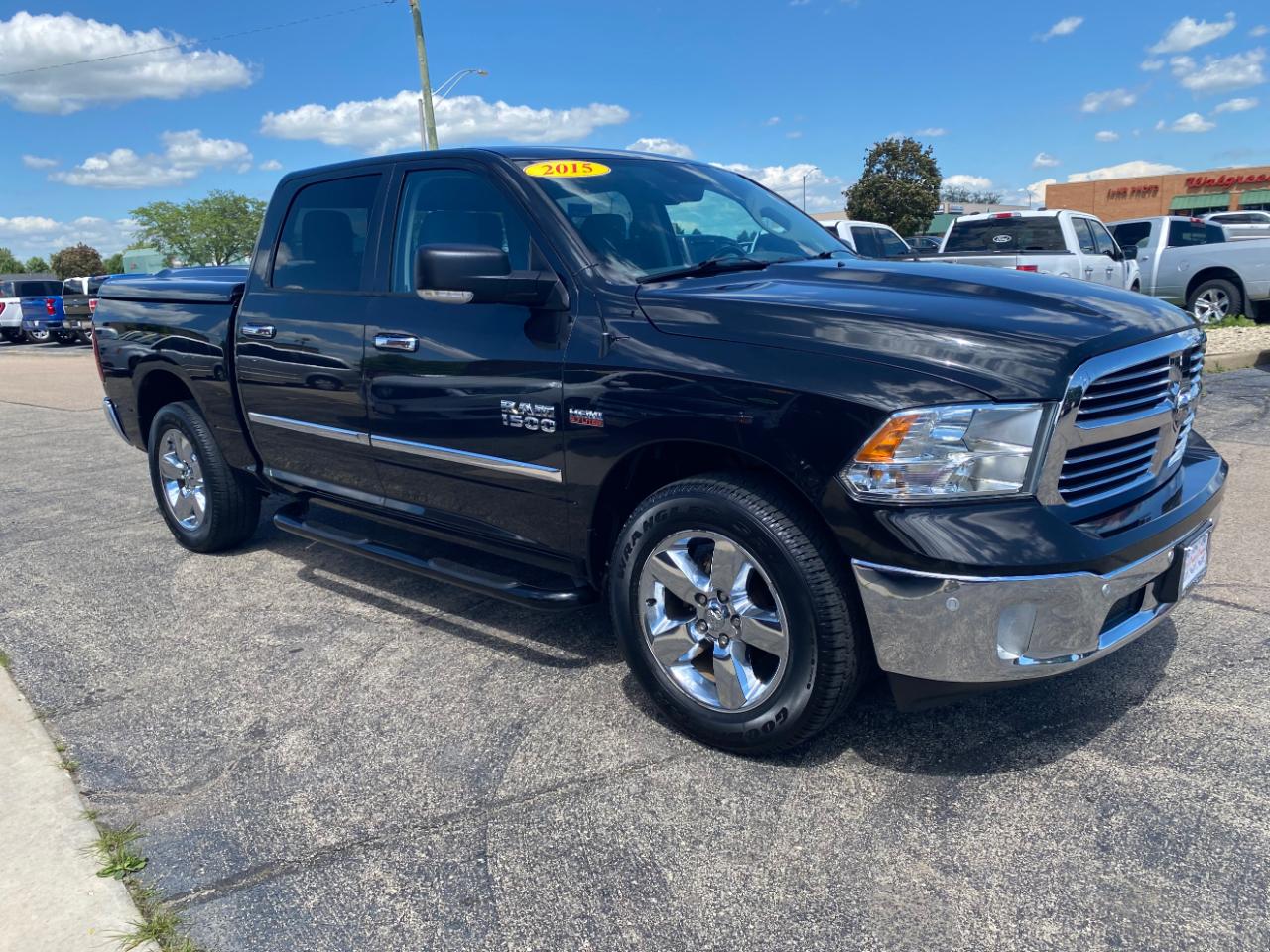 RAM 1500 4WD Crew Cab 140.5" Big Horn 2015