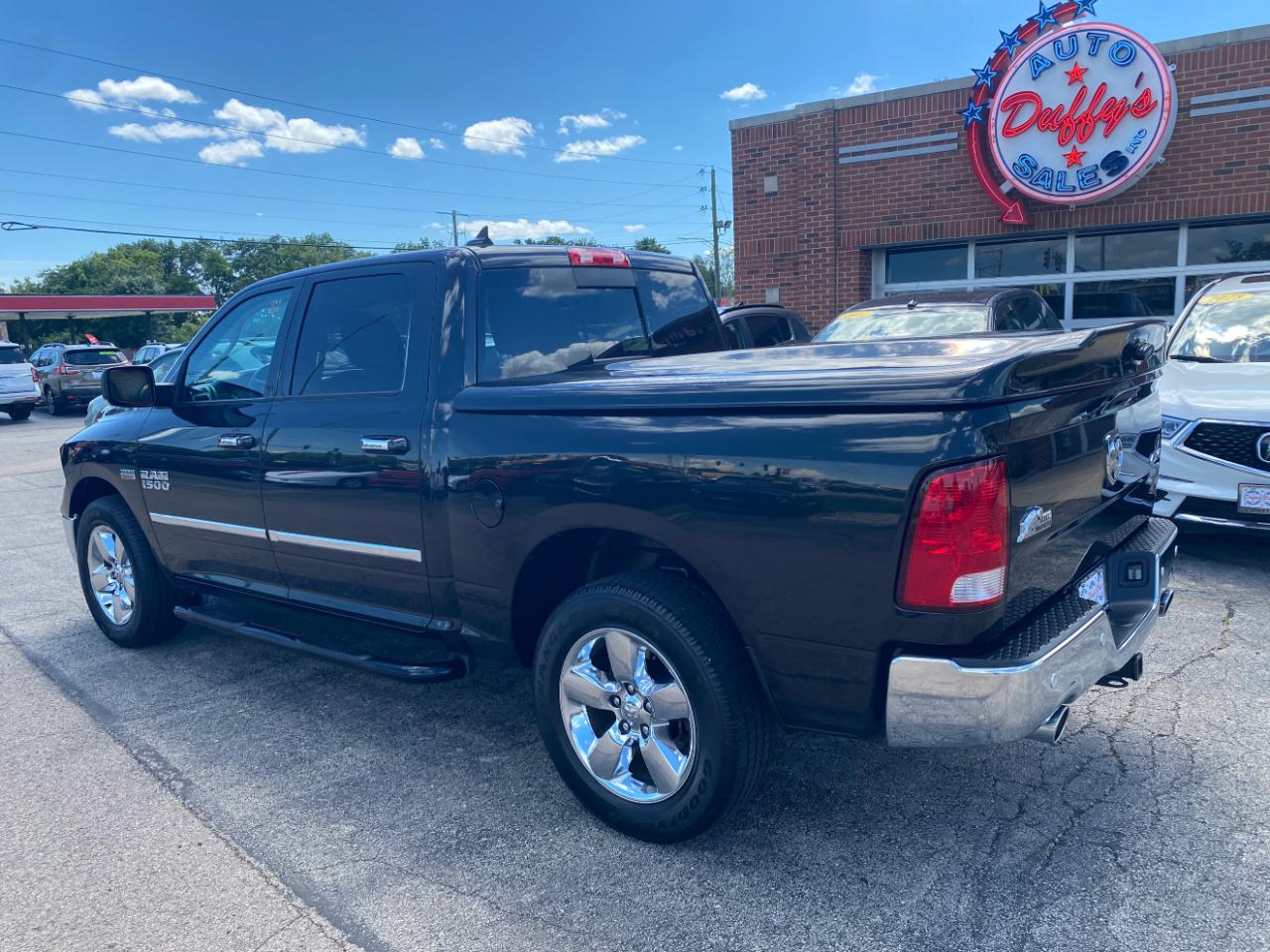 RAM 1500 4WD Crew Cab 140.5" Big Horn 2015