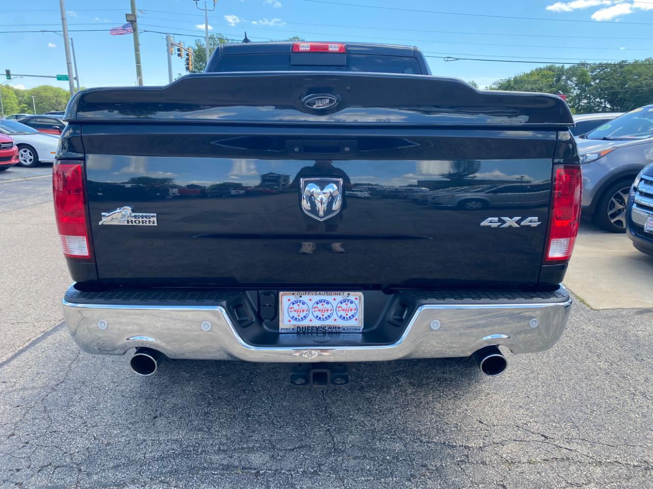 RAM 1500 4WD Crew Cab 140.5" Big Horn 2015