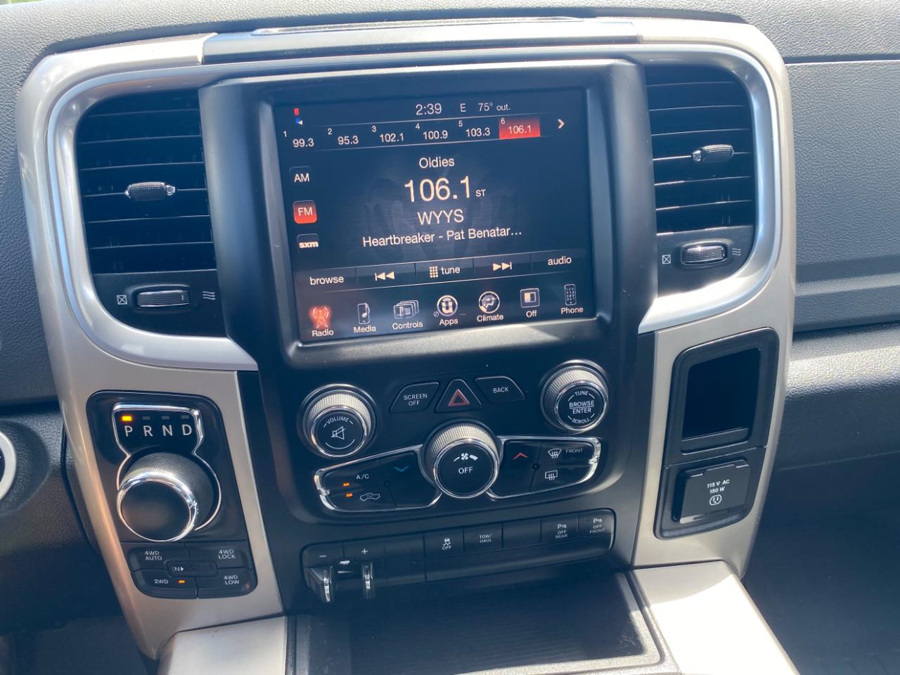 RAM 1500 4WD Crew Cab 140.5" Big Horn 2015