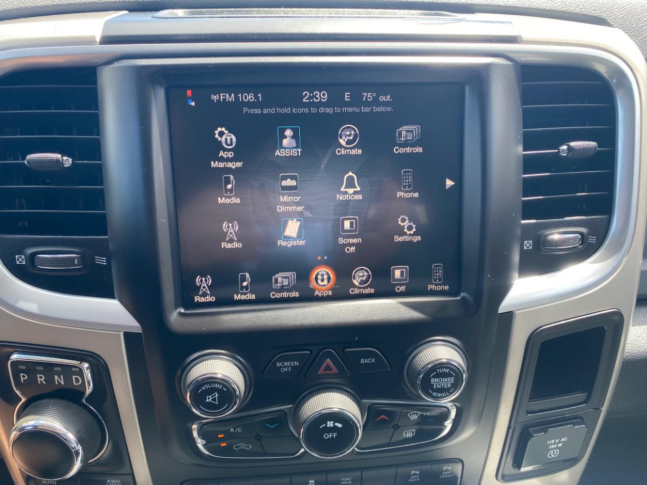 RAM 1500 4WD Crew Cab 140.5" Big Horn 2015