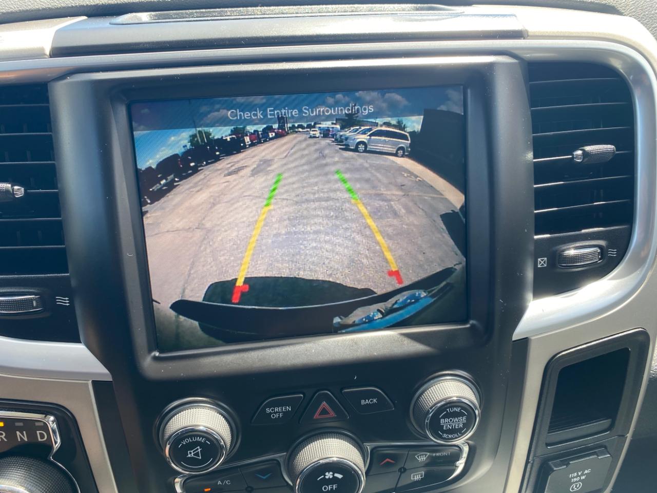 RAM 1500 4WD Crew Cab 140.5" Big Horn 2015