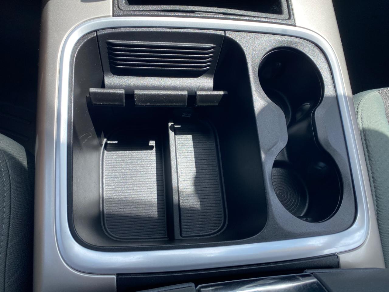 RAM 1500 4WD Crew Cab 140.5" Big Horn 2015