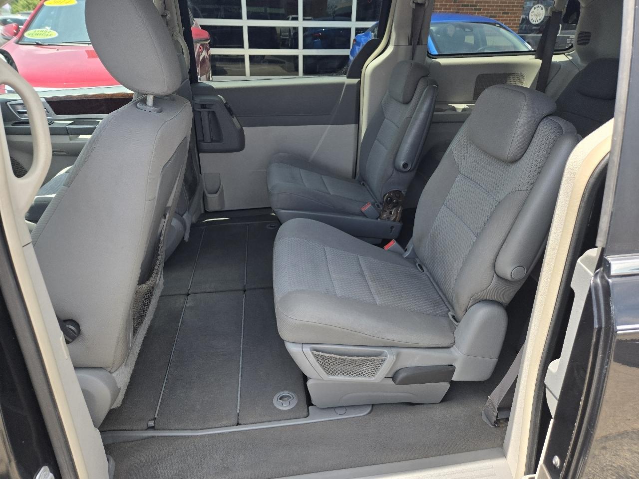 Chrysler Town & Country 4dr Wgn Touring 2010