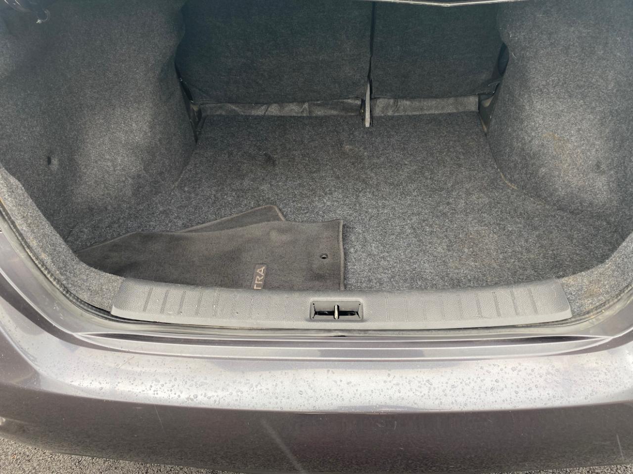 Nissan Sentra 4dr Sdn I4 CVT SL 2015