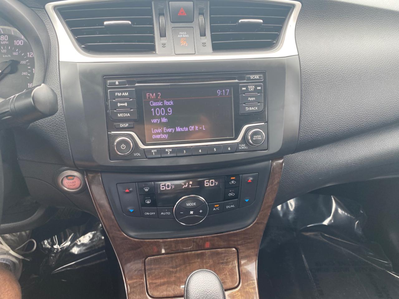 Nissan Sentra 4dr Sdn I4 CVT SL 2015
