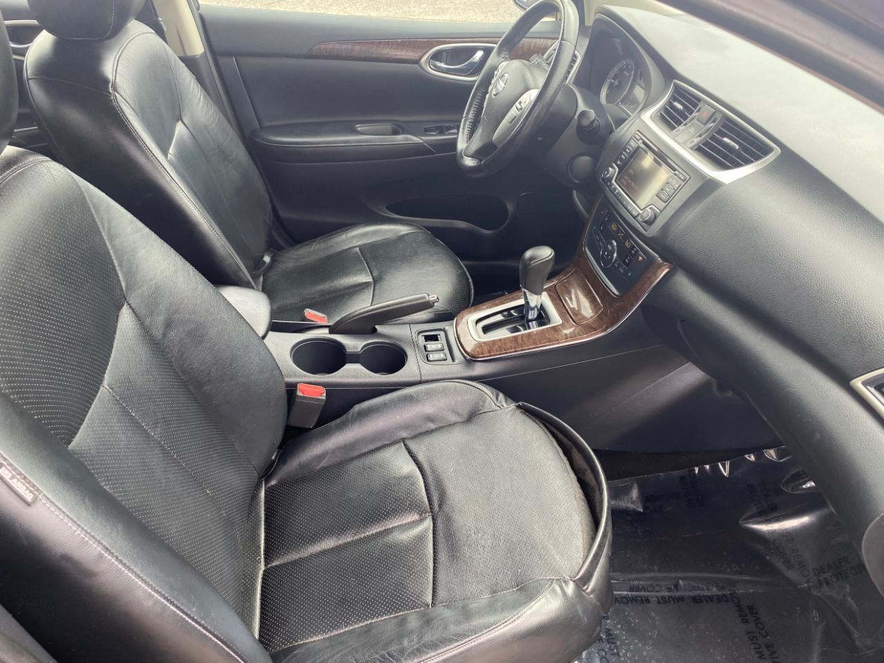 Nissan Sentra 4dr Sdn I4 CVT SL 2015