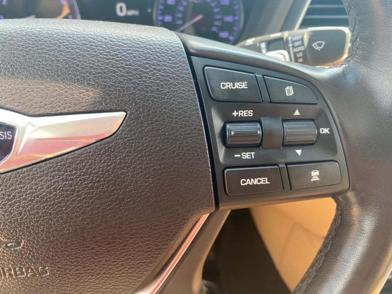 Hyundai Genesis 4dr Sdn V6 3.8L AWD 2016